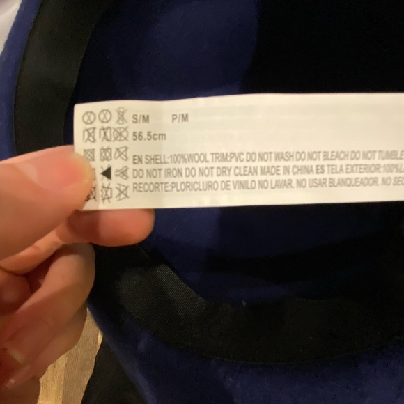 100% wool hat Forever 21 - Picture 2 of 2